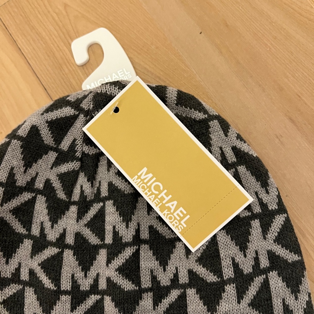 Michael Kors hat - Picture 2 of 3